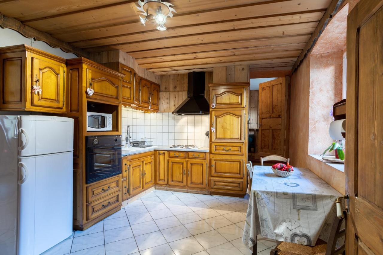 Aux Bois Dhermy Marnaz Exterior photo